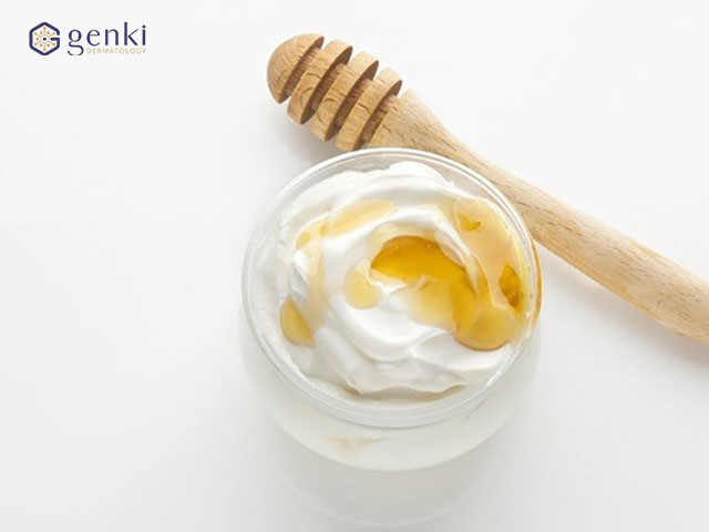 Bộ đôi trị sẹo hiệu quả tại nhà từ mật ong và sữa chua không đường