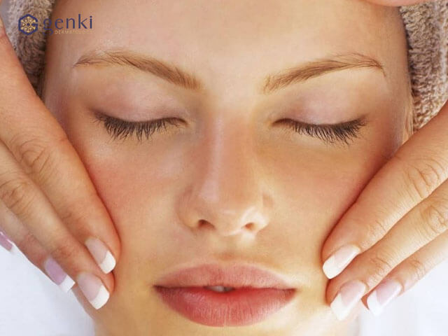 Massage da mặt mỗi ngày nâng cơ mặt chảy xệ